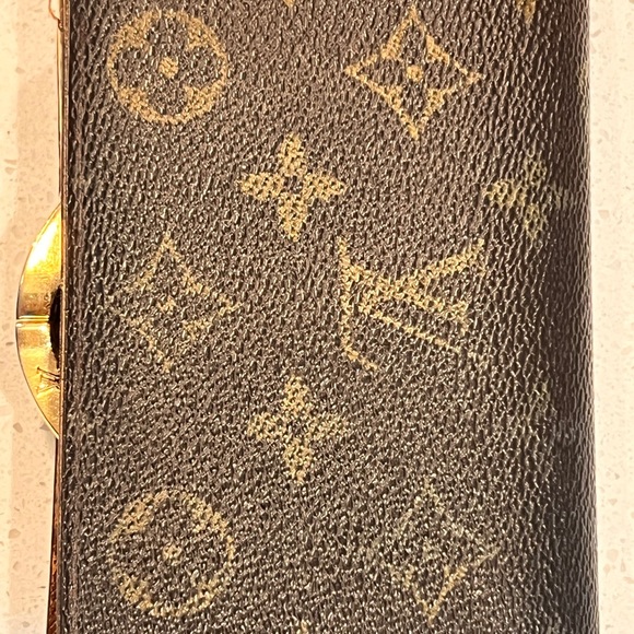 Authentic Louis Vuitton Kisslock Wallet Monogram - Picture 2 of 9